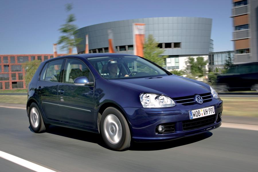  Volkswagen Golf 2004 года  (фото 32 из 170)